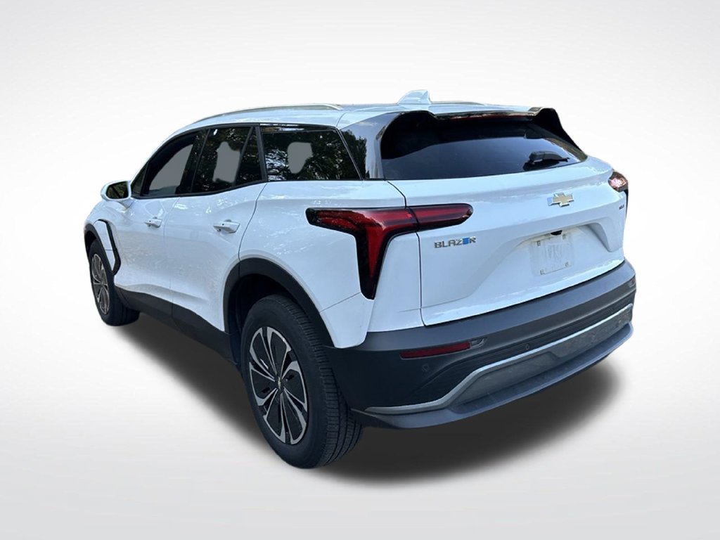 Used 2024 Chevrolet Blazer EV LT AWD/4WD image 3