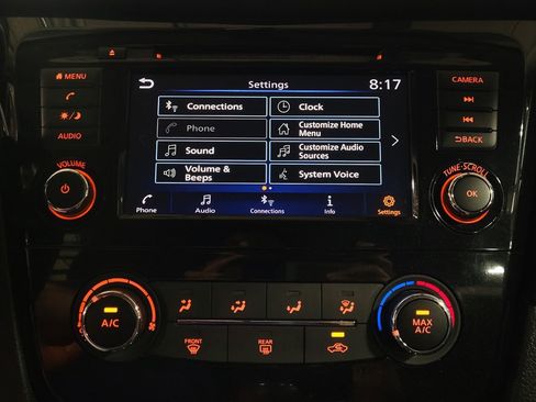 Used 2018 Nissan Rogue S AWD/4WD image 25