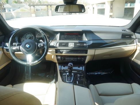 Used 2016 BMW 550i xDrive Sedan AWD/4WD image 9