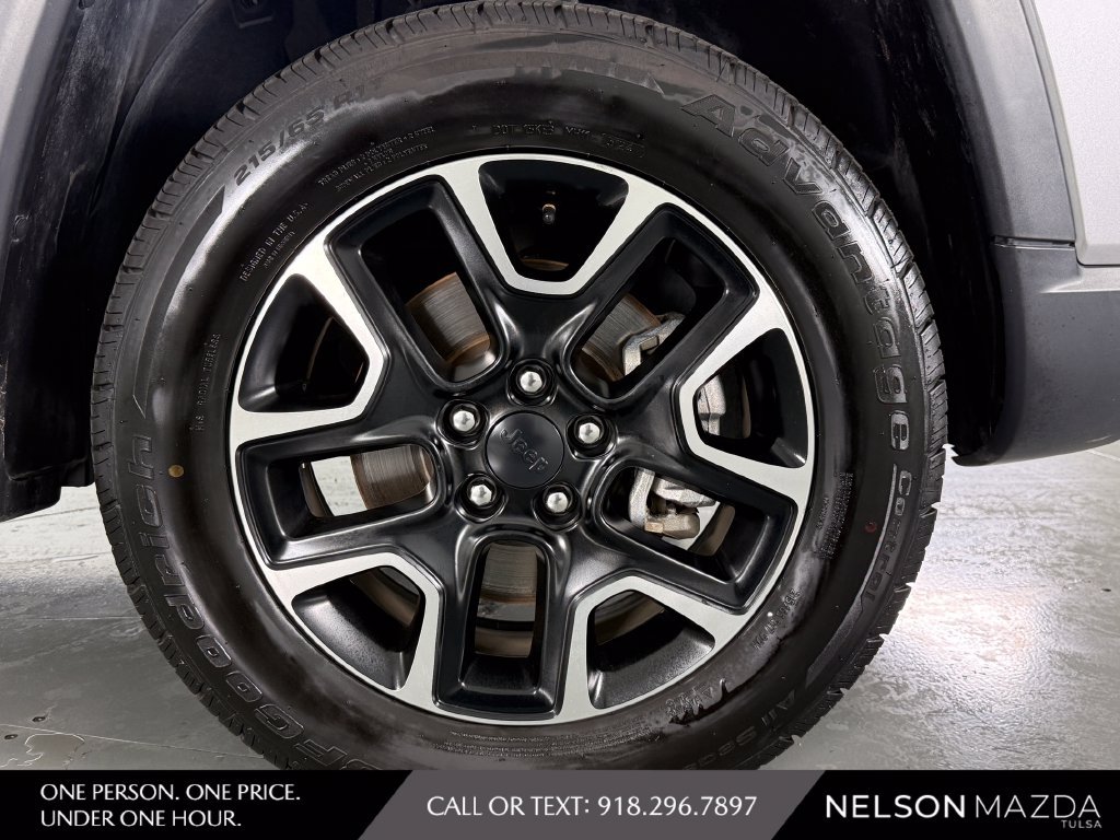 Used 2020 Jeep Compass Trailhawk AWD/4WD image 16