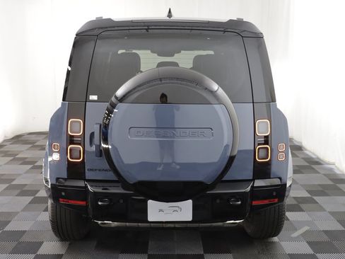 Certified 2026 Land Rover Defender 110 X-Dynamic SE AWD/4WD image 17
