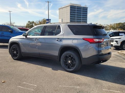 Used 2021 Chevrolet Traverse LT image 5