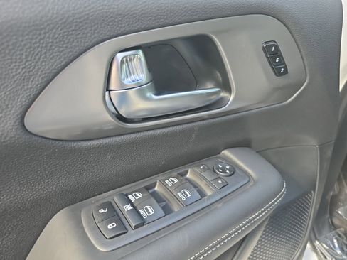 New 2026 Chrysler Pacifica Select image 20