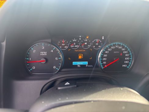 Used 2020 Chevrolet Suburban Premier w/ Premier 6.2L Value Package image 19