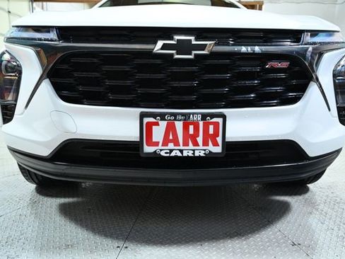 Used 2024 Chevrolet Trax RS w/ Sunroof Package image 17