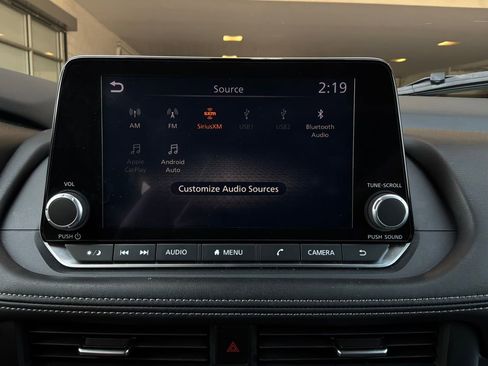 Used 2025 Nissan Rogue SV FWD image 30