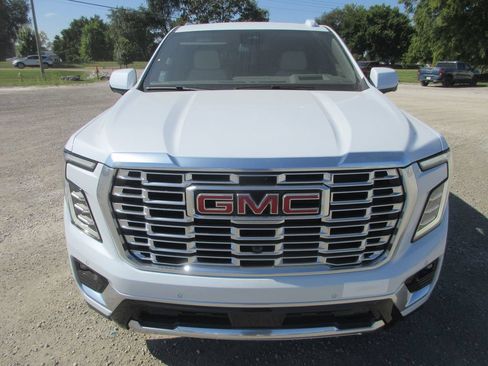 New 2026 GMC Yukon Denali w/ Sun & Power Step Package AWD/4WD image 10