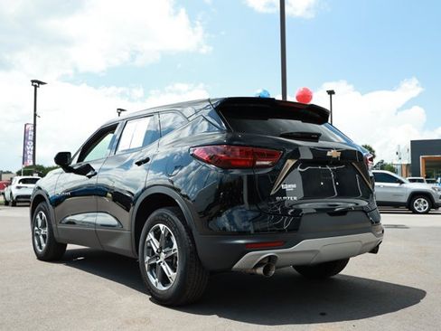 Used 2025 Chevrolet Blazer LT FWD image 8