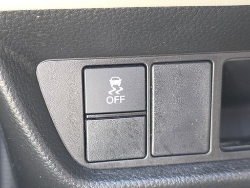 Certified 2024 Honda HR-V LX image 9