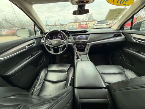Used 2017 Cadillac XT5 Luxury w/ Driver Awareness Package image 16