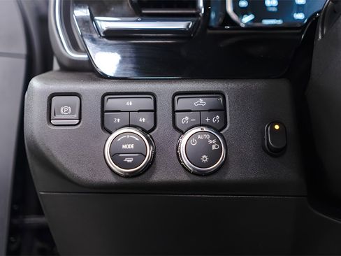 Used 2024 GMC Sierra 2500 SLE image 19