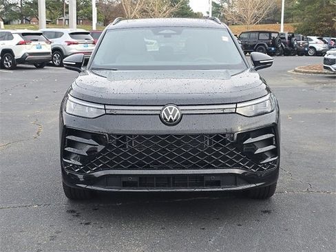 New 2026 Volkswagen Tiguan SE R-Line image 2
