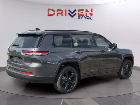 New 2025 Jeep Grand Cherokee L Altitude image 5