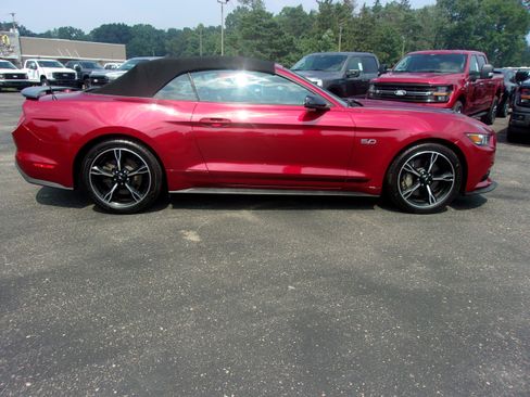Used 2017 Ford Mustang GT Premium w/ Equipment Group 401A image 9
