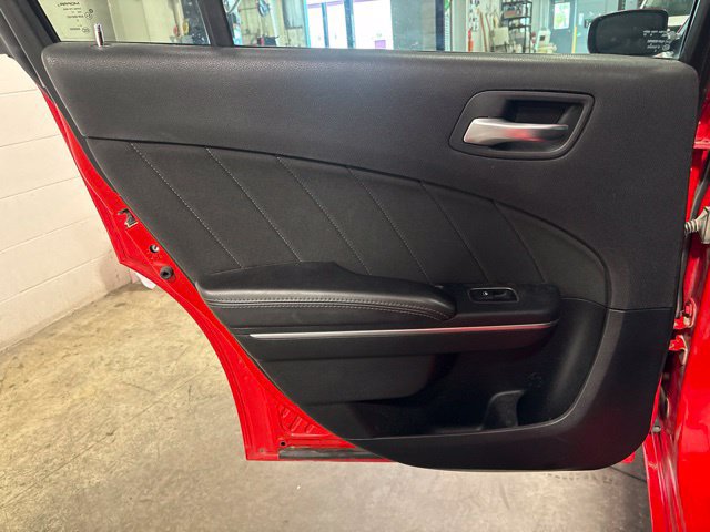 Used 2018 Dodge Charger R/T RWD image 31