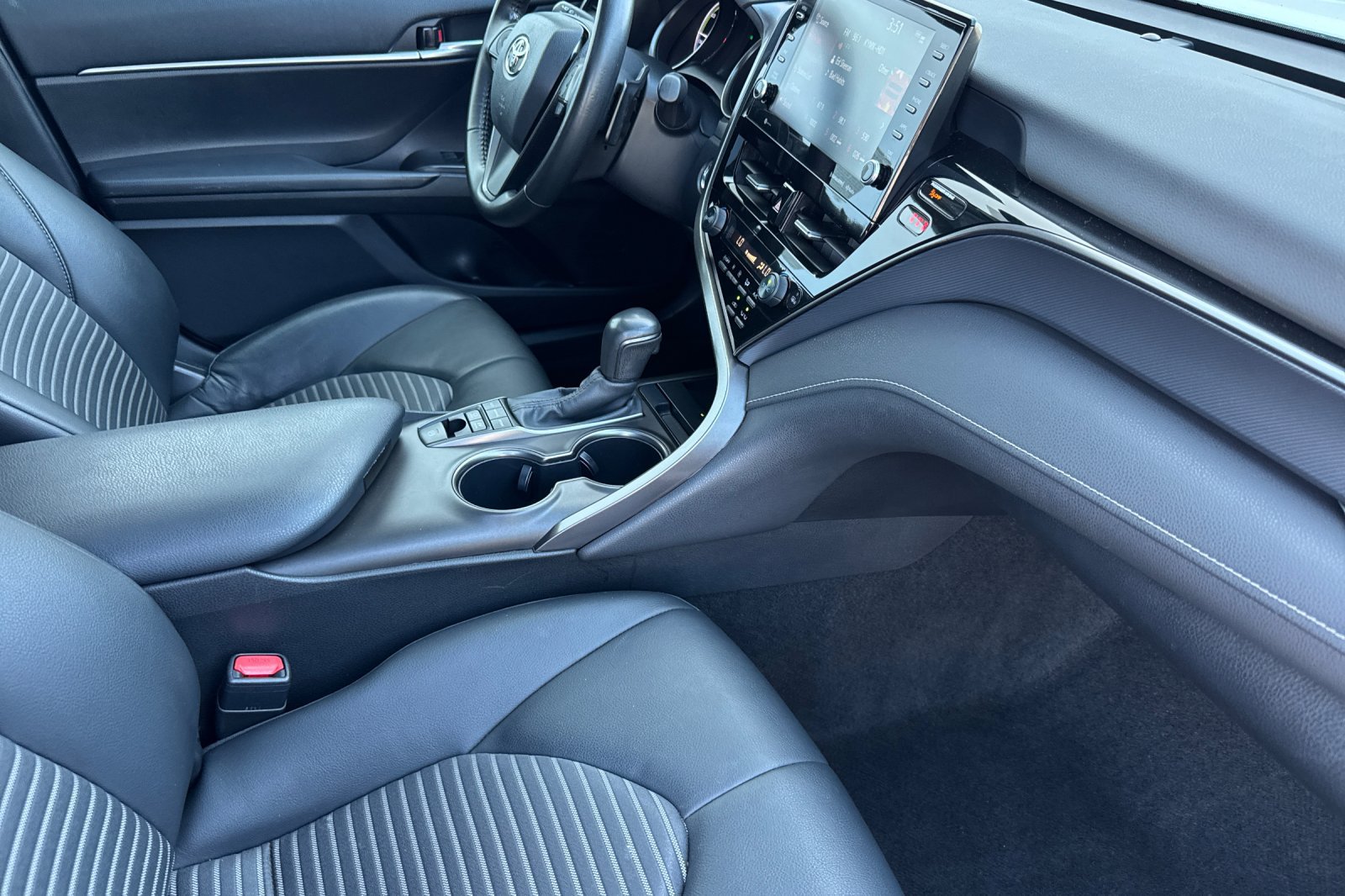 Used 2023 Toyota Camry SE w/ Audio Upgrade Package FWD image 15