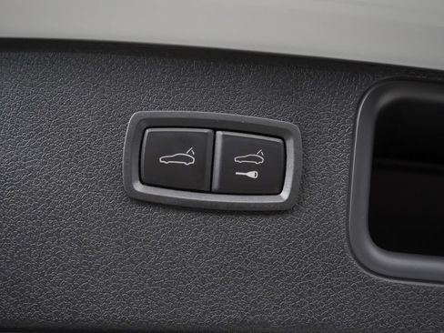 Certified 2026 Porsche Macan Turbo AWD/4WD image 14