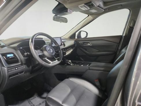 Used 2021 Nissan Rogue SV w/ Premium Package FWD image 9