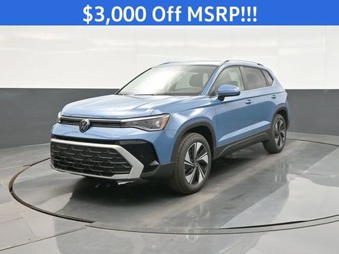 New 2026 Volkswagen Taos SE AWD/4WD image 3