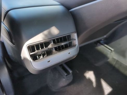 Used 2024 Tesla Model Y Long Range image 23