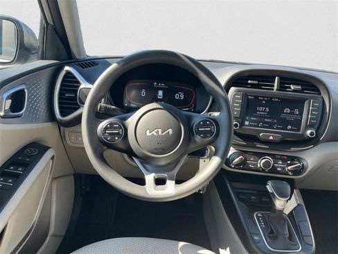 Used 2023 Kia Soul LX image 12