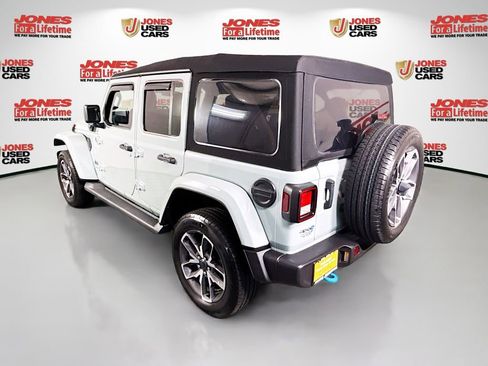 Used 2024 Jeep Wrangler Unlimited w/ Convenience Group AWD/4WD image 2
