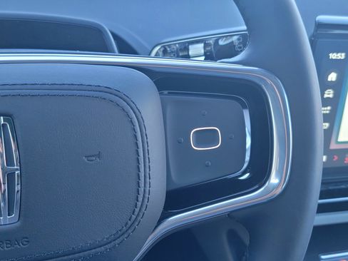 New 2026 Lincoln Nautilus Premier image 27