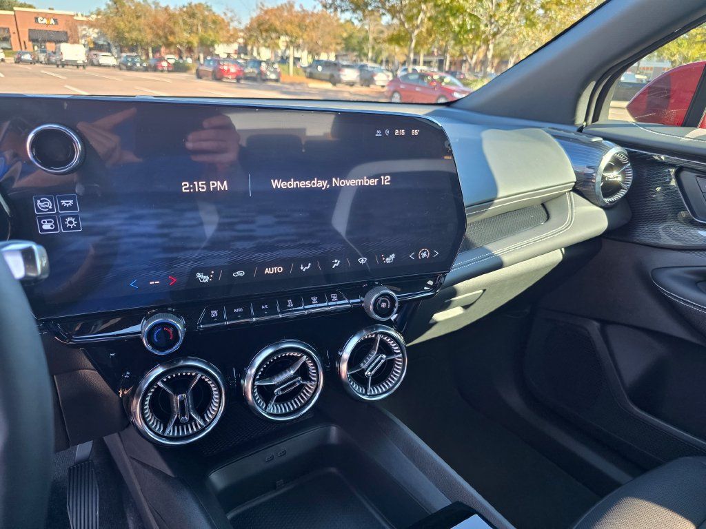 New 2025 Chevrolet Blazer EV LT AWD/4WD image 13