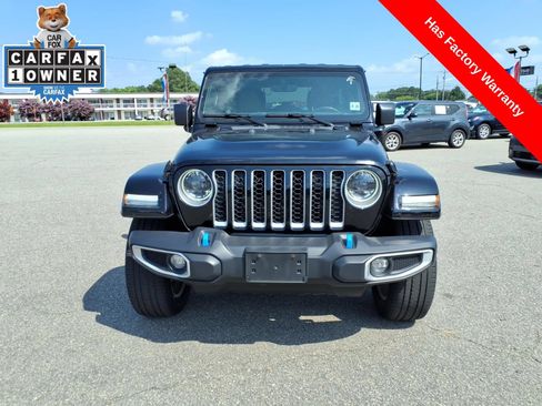 Used 2023 Jeep Wrangler Unlimited Sahara w/ Cold Weather Group AWD/4WD image 8