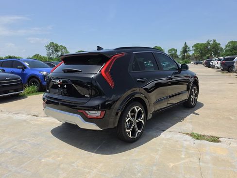New 2026 Kia Niro SX Touring FWD image 8