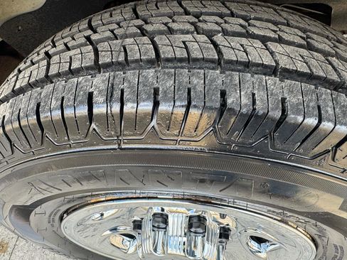 Used 2014 Chevrolet Express 2500 image 7