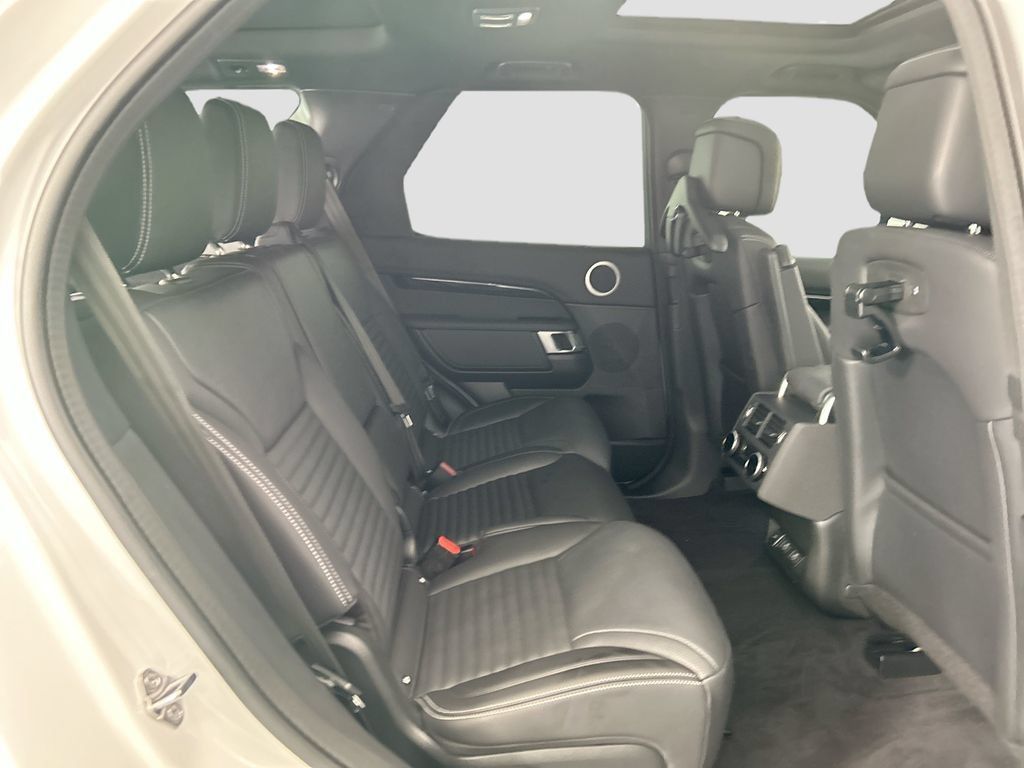Certified 2025 Land Rover Discovery S AWD/4WD image 21