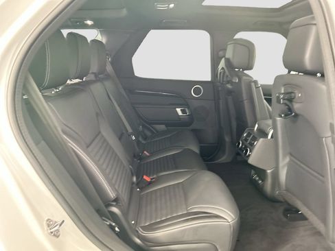 Certified 2025 Land Rover Discovery S AWD/4WD image 21