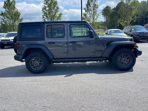 Used 2024 Jeep Wrangler Unlimited Sport AWD/4WD image 8