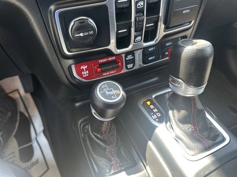 Used 2022 Jeep Wrangler Unlimited Rubicon w/ LED Lighting Group image 36