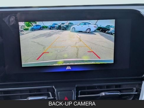 Used 2025 Chevrolet TrailBlazer LT AWD/4WD image 18
