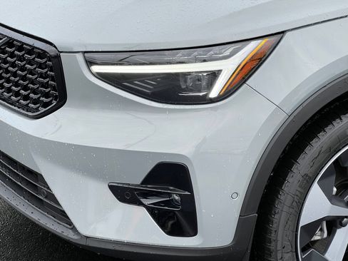New 2026 Volvo XC40 B5 Plus w/ Protection Package Premier AWD/4WD image 11