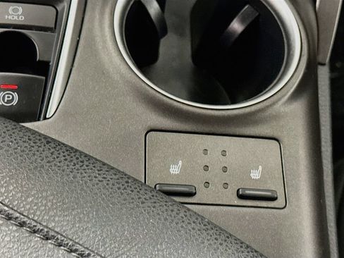 Used 2021 Toyota Camry XLE AWD/4WD image 10