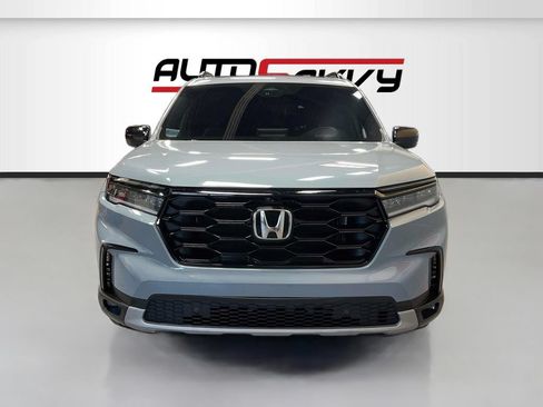 Used 2025 Honda Pilot Black Edition image 2