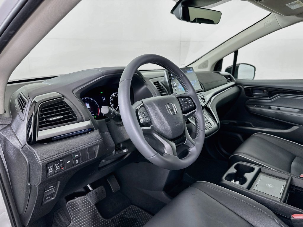 Certified 2026 Honda Odyssey Touring image 9