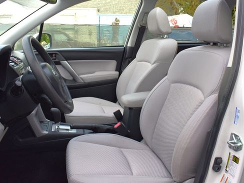 Used 2015 Subaru Forester 2.5i Premium w/ All-Weather Package AWD/4WD image 11