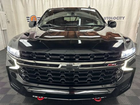 Used 2023 Chevrolet Suburban Z71 w/ Luxury Package AWD/4WD image 4