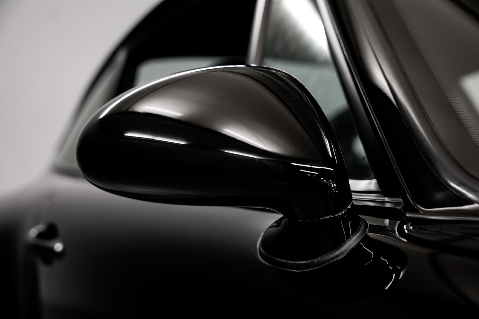 Used 1995 Porsche 911 Carrera RWD image 38