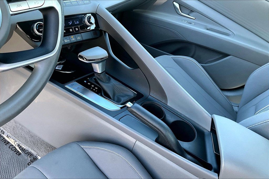 Certified 2024 Hyundai Elantra SEL FWD image 10