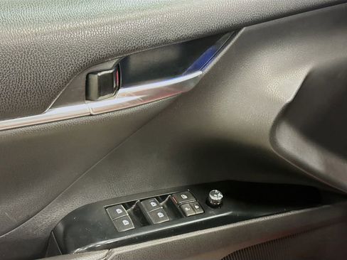 Used 2019 Toyota Camry XSE image 20