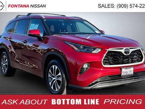 Used 2023 Toyota Highlander XLE image 1