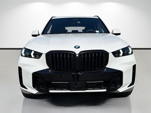 New 2026 BMW X5 xDrive40i w/ M Sport Package AWD/4WD image 8