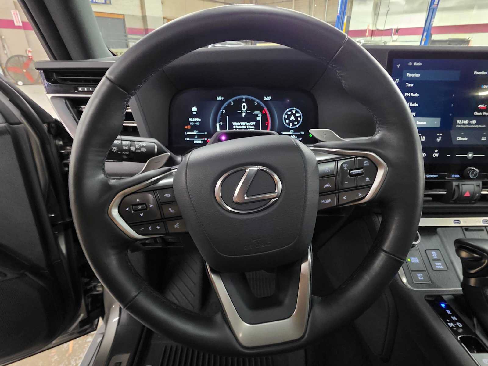 Used 2024 Lexus GX 550 w/ Cold Area Package AWD/4WD image 24