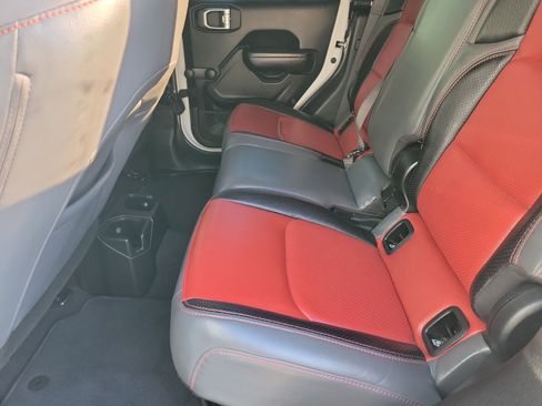 Used 2021 Jeep Gladiator Sport image 8