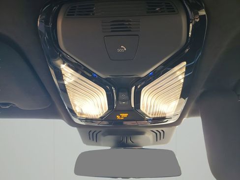 Used 2022 BMW X7 xDrive40i w/ M Sport Package image 41